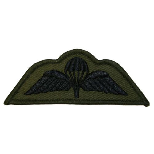 PARA Wings Black on Green